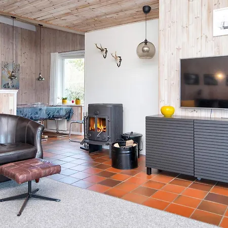 Дом отдыха 8 Person In